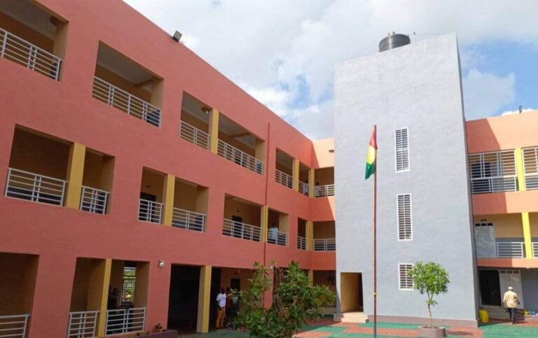 Siguiri / Éducation : Un nouvel établissement scolaire inauguré dans la commune urbaine.