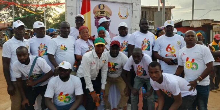 Kankan : Les jeunes de Banankoroda inaugurent un carrefour avec un portrait géant du president Doumbouya