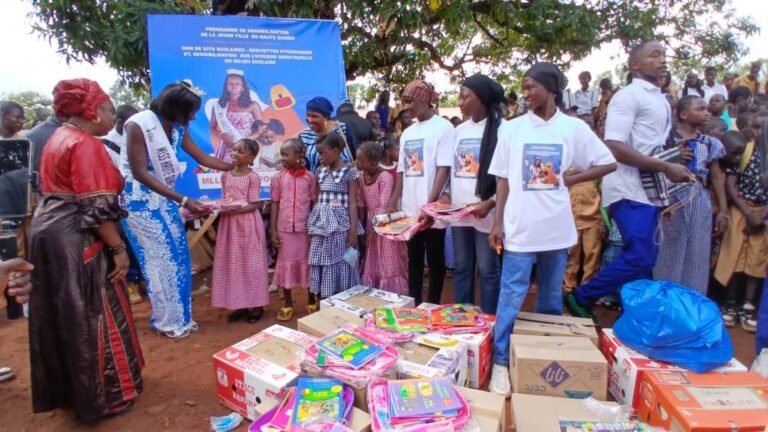 Kankan : La miss Haute-Guinée fait le don de plusieurs kits scolaires à la couche féminine dans les différentes écoles de la place.