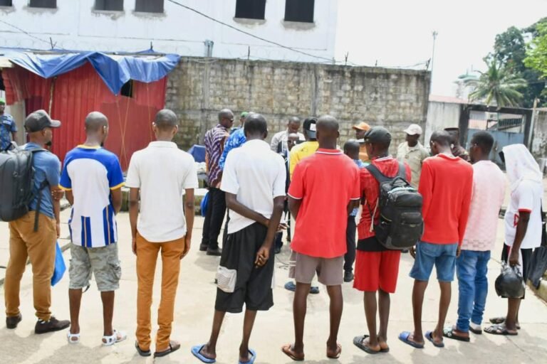 Détention prolongée de certains détenus : la cour d’appel de Conakry libère 8 détenus sans jugement.