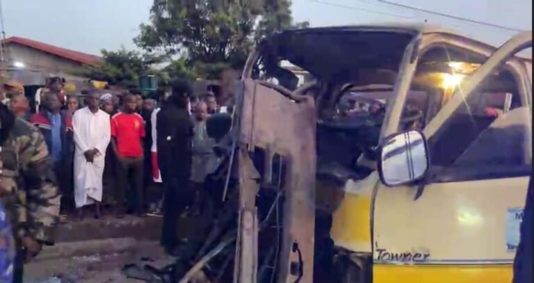 Urgent / Conakry : Un accident de la circulation fait plusieurs morts et des blessés à Sonfonia. 