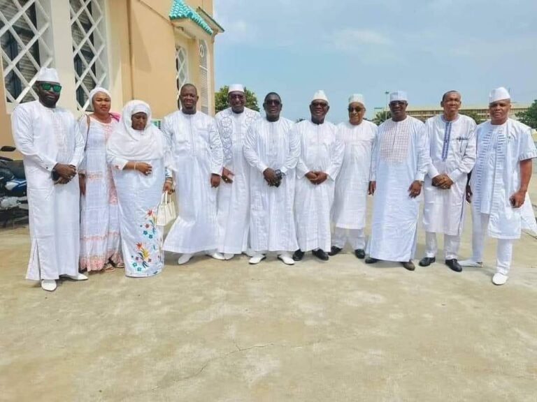 Le Collectif des Anciens Ministres du CNRD : Les Fossoyeurs de la Transition à l’Assaut de Doumbouya.