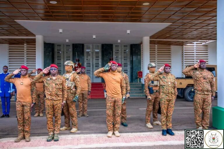 Rehaussement des couleurs à Koulouba : le Président du Faso appelle à une lutte déterminée contre l’impérialisme